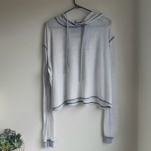 Thin pull over sweater